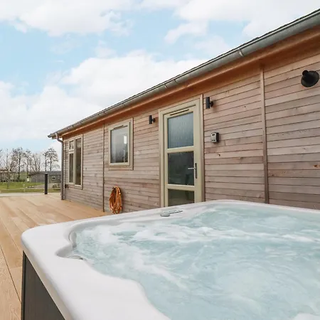 6 Meadow Retreat Holiday home *