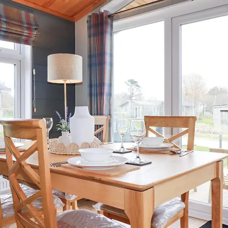 6 Meadow Retreat Holiday home *